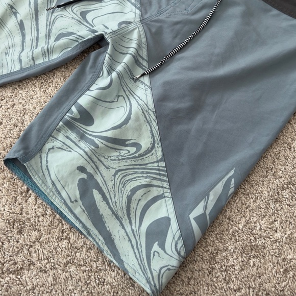 Men’s Volcom True To This Swim Trunks/Board mod tech Shorts size 34 - Picture 4 of 9